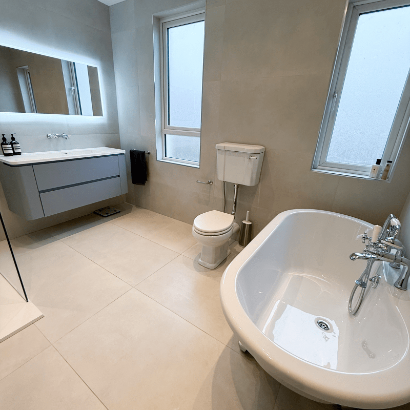 bathroom deep bath